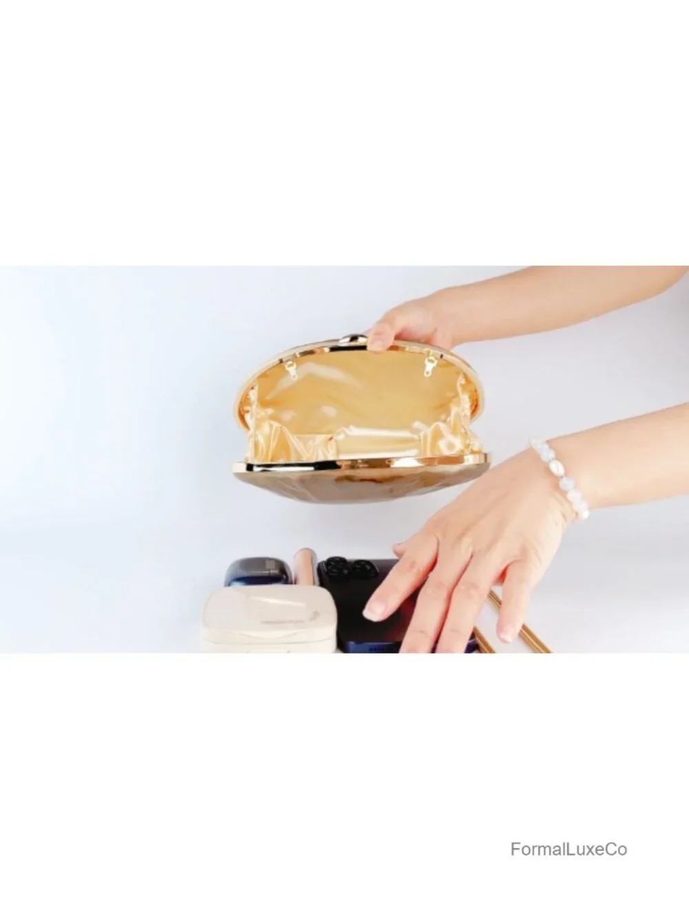 Acrylic Shell Shape Clutch Purse for Women Wedding Prom Party Evening Handbag